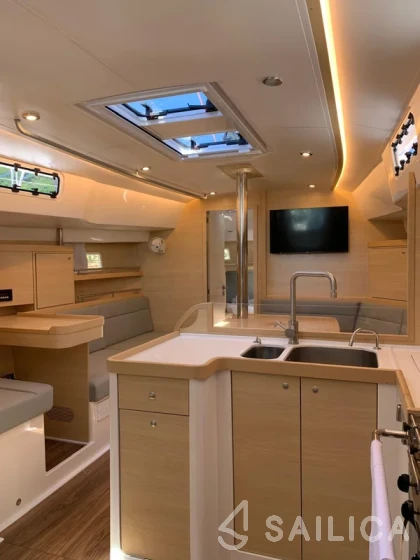 Delta 41 - Yacht Charter Sailica