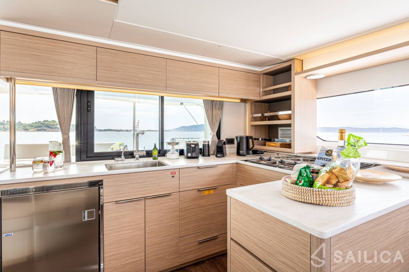 Lagoon 46  - Yacht Charter Sailica