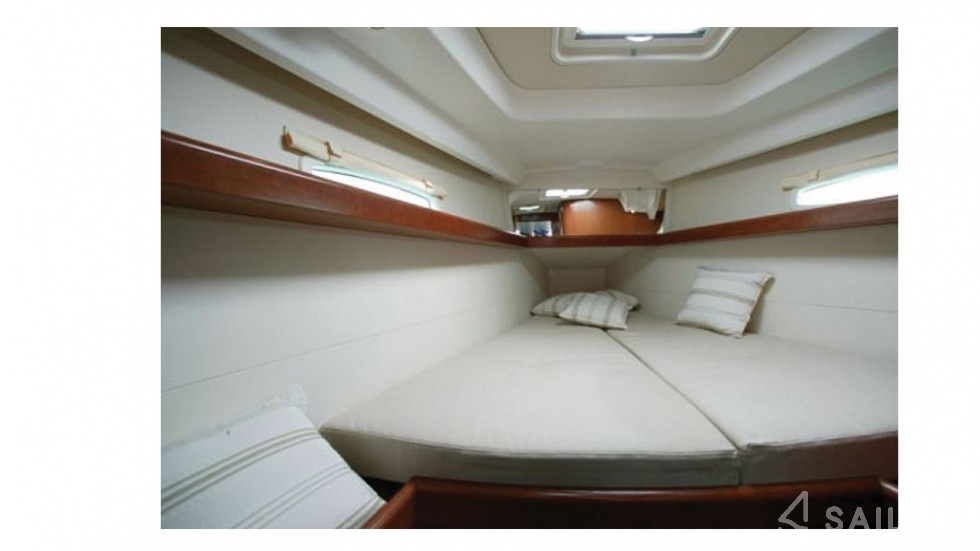 Oceanis 40 - Yacht Charter Sailica