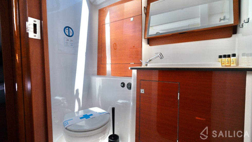 Dufour 460 GL - Yacht Charter Sailica