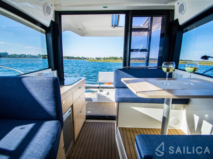 Balt 1018 - Yacht Charter Sailica