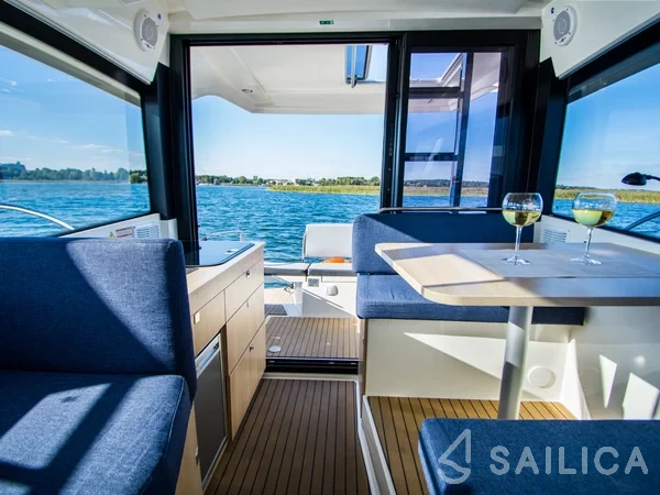 Balt 1018 - Yacht Charter Sailica