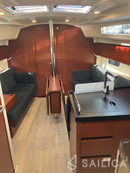 Hanse 348 - Yacht Charter Sailica
