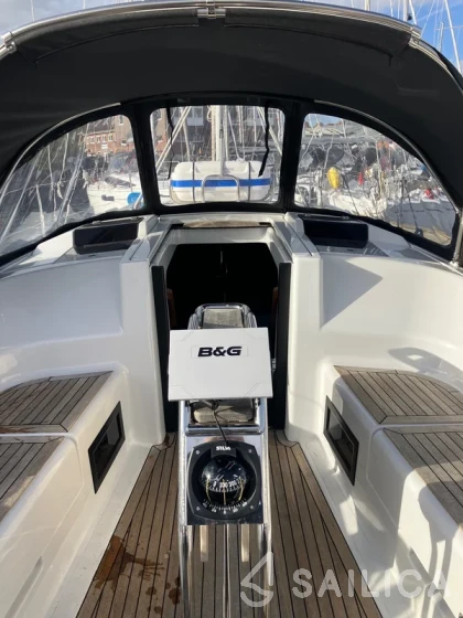 Hanse 348 - Yacht Charter Sailica
