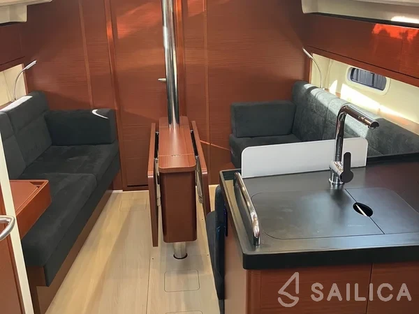 Hanse 348 - Yacht Charter Sailica