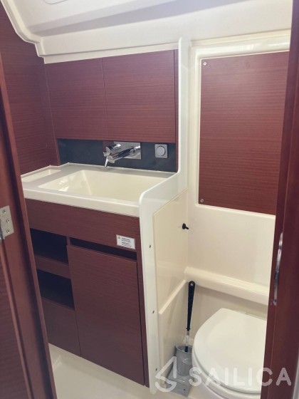 Hanse 348 - Yacht Charter Sailica