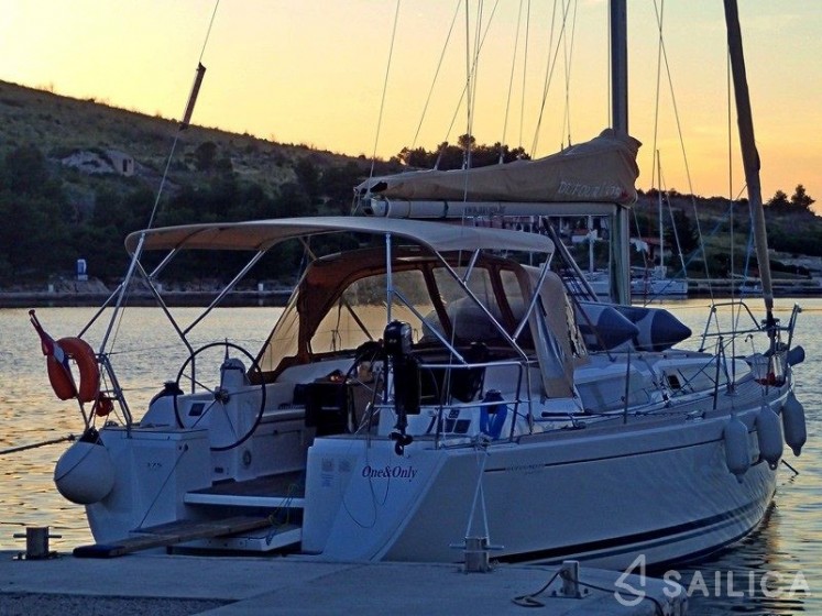 Dufour 375 Grand Large - Yacht Charter Sailica