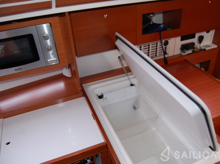 Dufour 375 Grand Large - Yacht Charter Sailica