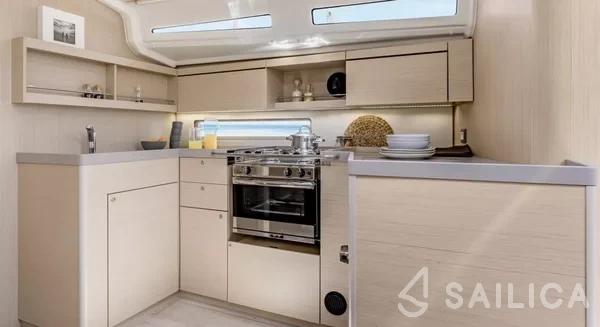 Oceanis 40.1 - Yacht Charter Sailica