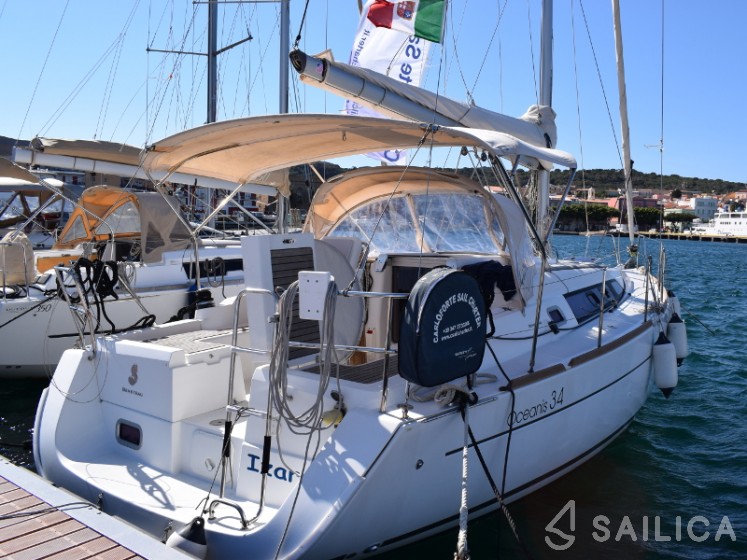 Oceanis 34 - Yacht Charter Sailica