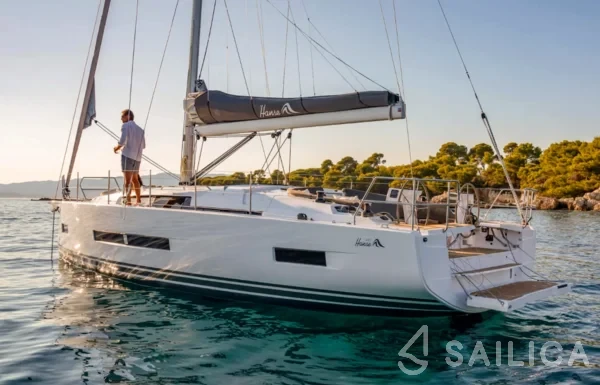 Hanse 410 - Yacht Charter Sailica