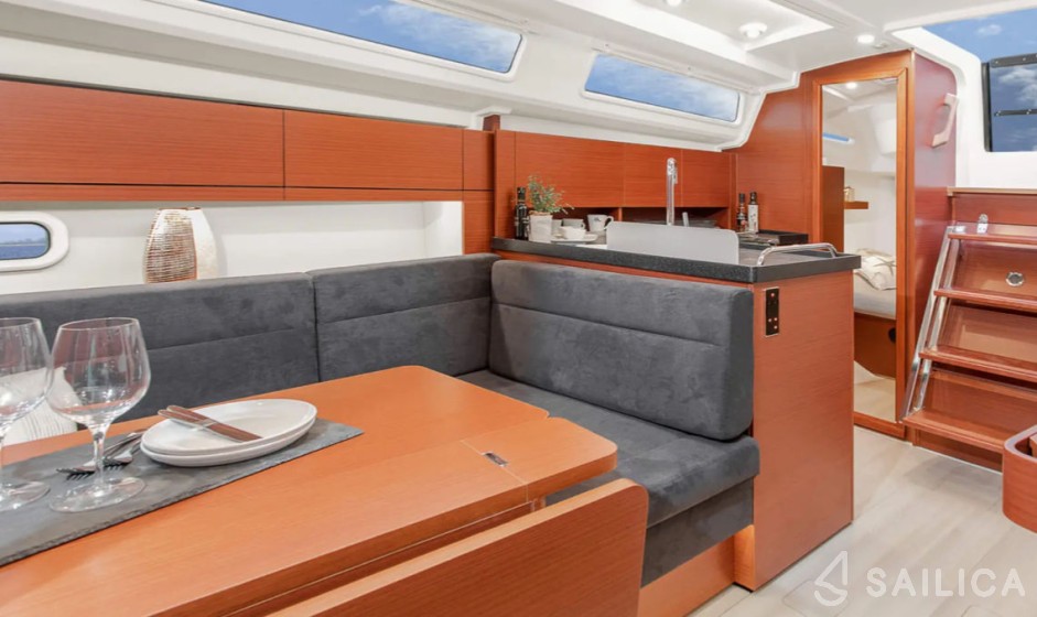 Hanse 348 - Yacht Charter Sailica