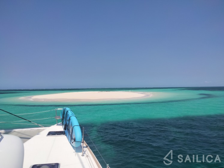 Lagoon 450  Flybridge - Yacht Charter Sailica