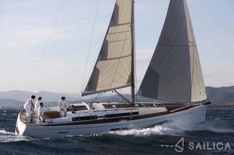 Dufour 405 - Yacht Charter Sailica
