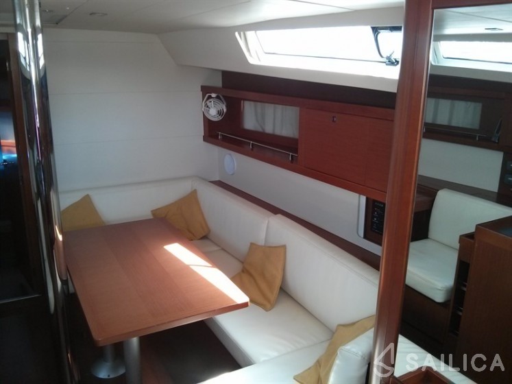 Oceanis 41 - Yacht Charter Sailica