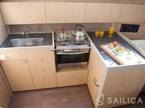 Oceanis 41.1 - Yacht Charter Sailica