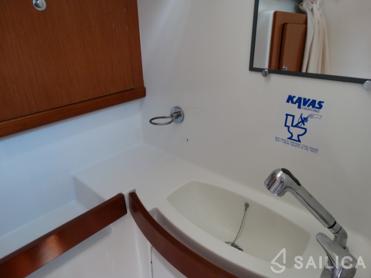 Oceanis 46 - Yacht Charter Sailica