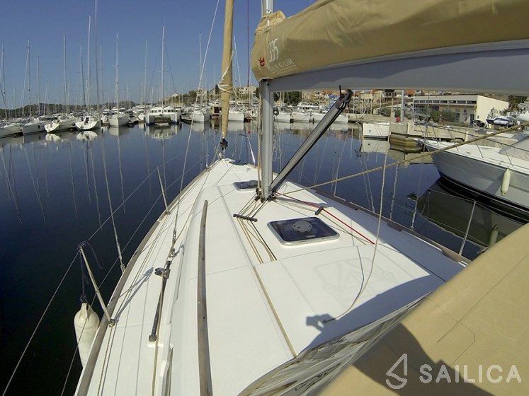 Dufour 335 Grand Large - Yacht Charter Sailica