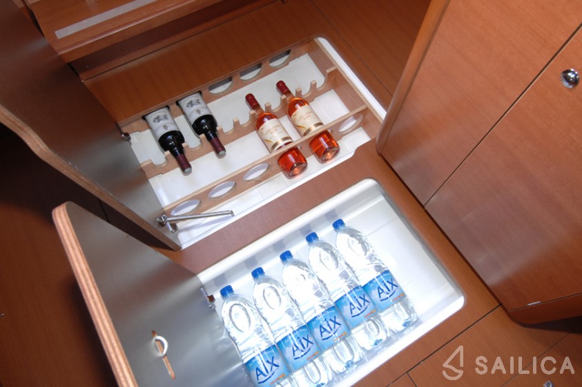 Dufour 335 Grand Large - Yacht Charter Sailica