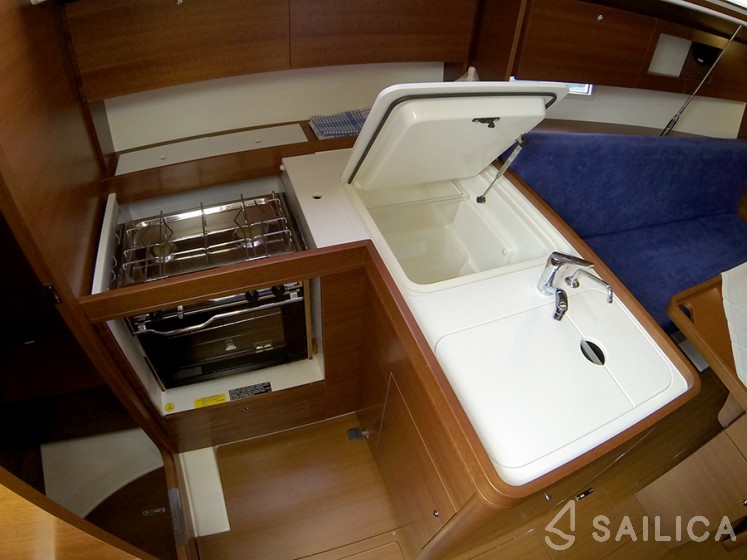 Dufour 335 Grand Large - Yacht Charter Sailica