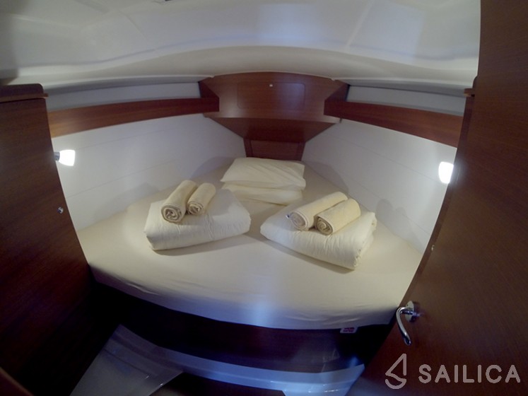 Dufour 335 Grand Large - Yacht Charter Sailica