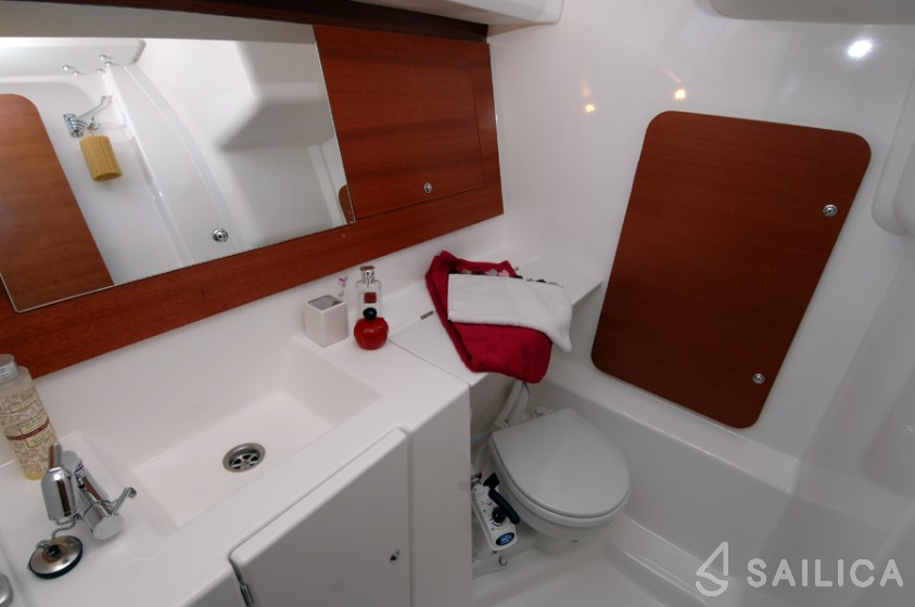 Dufour 335 Grand Large - Yacht Charter Sailica
