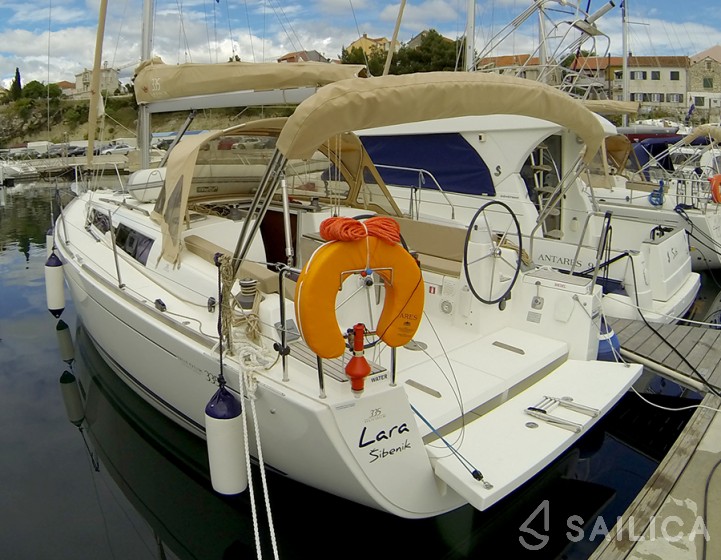 Dufour 335 Grand Large - Yacht Charter Sailica