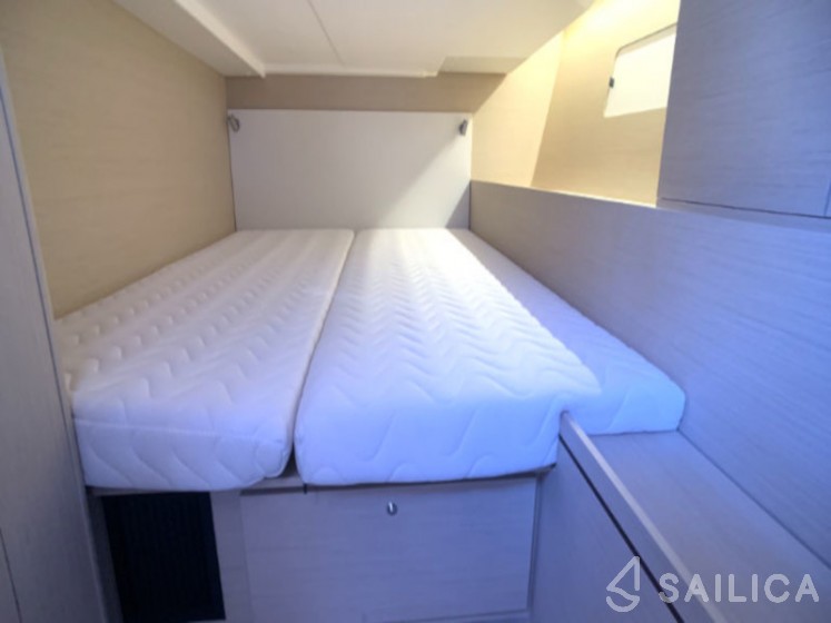 Oceanis 51.1 - Yacht Charter Sailica