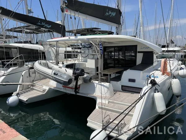 Lagoon 42 - Yacht Charter Sailica