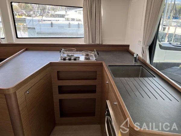 Lagoon 42 - Yacht Charter Sailica