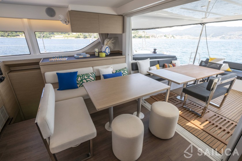 Lagoon 43 Power - Yacht Charter Sailica