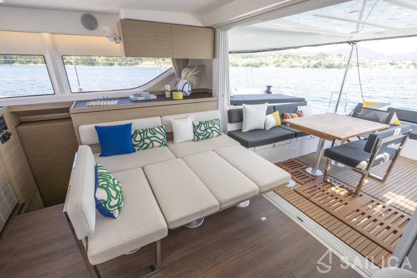 Lagoon 43 Power - Yacht Charter Sailica
