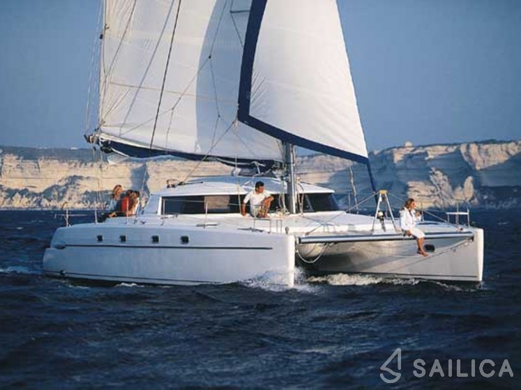 Belize 43 - Yacht Charter Sailica