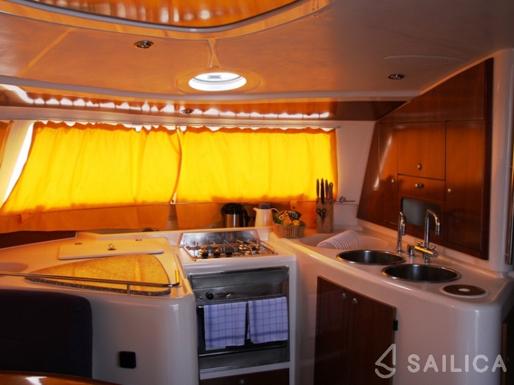 Belize 43 - Yacht Charter Sailica