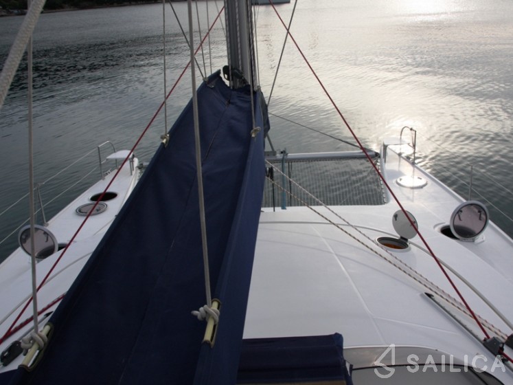 Belize 43 - Yacht Charter Sailica