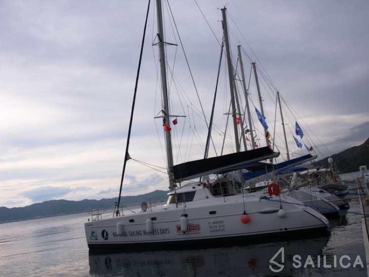 Belize 43 - Yacht Charter Sailica