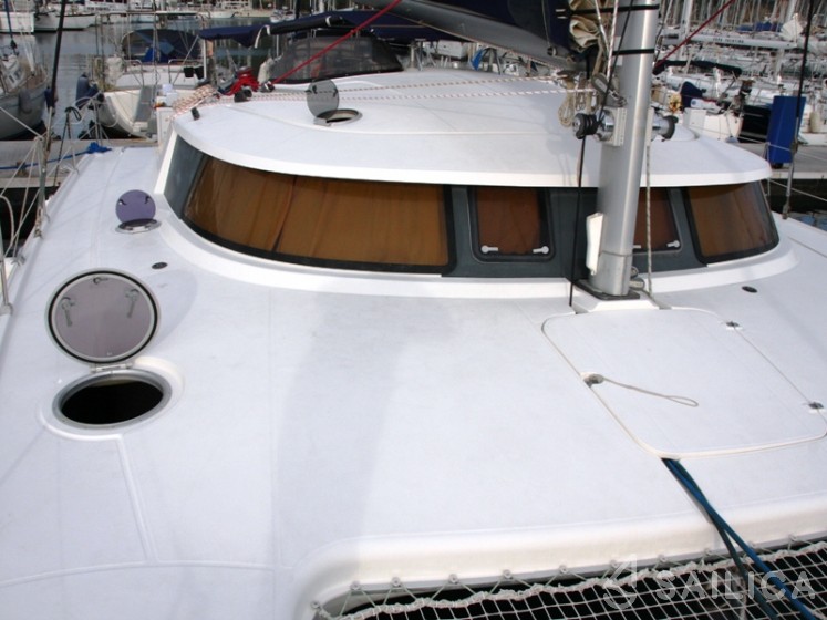 Belize 43 - Yacht Charter Sailica