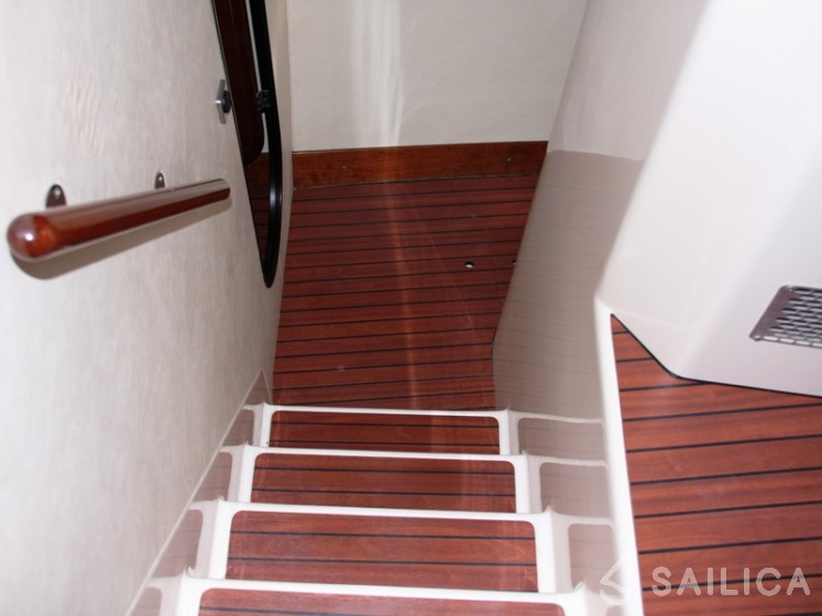 Belize 43 - Yacht Charter Sailica