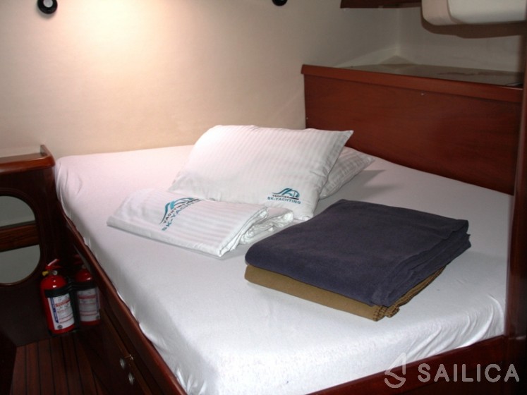 Belize 43 - Yacht Charter Sailica