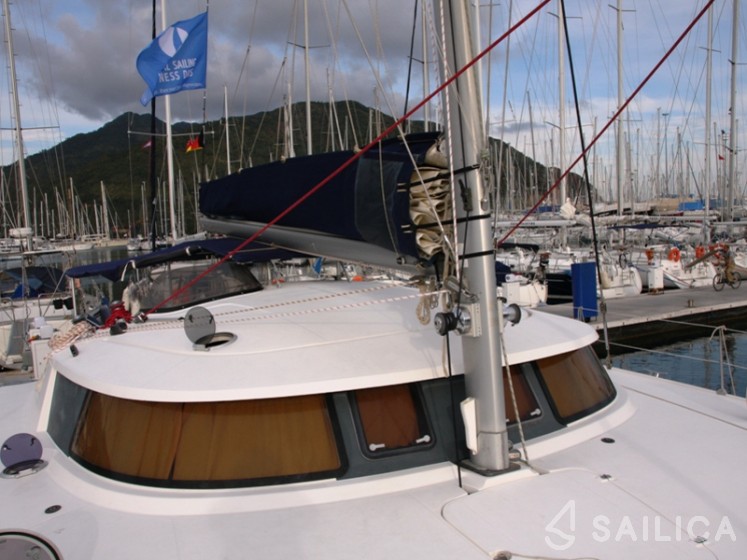 Belize 43 - Yacht Charter Sailica