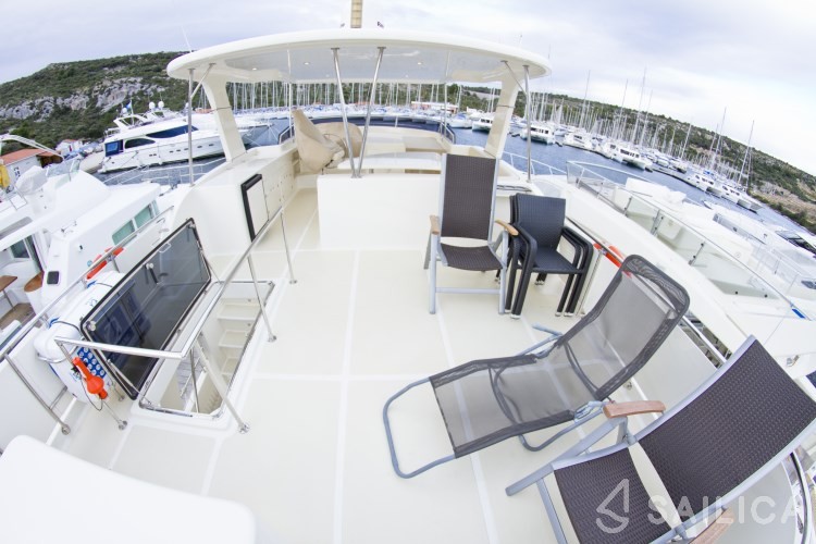 Adagio Europa 51.5 - Yacht Charter Sailica