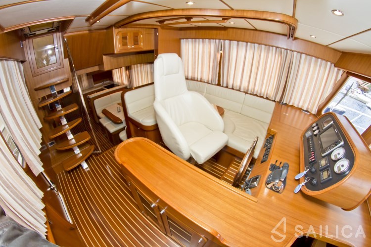 Adagio Europa 51.5 - Yacht Charter Sailica