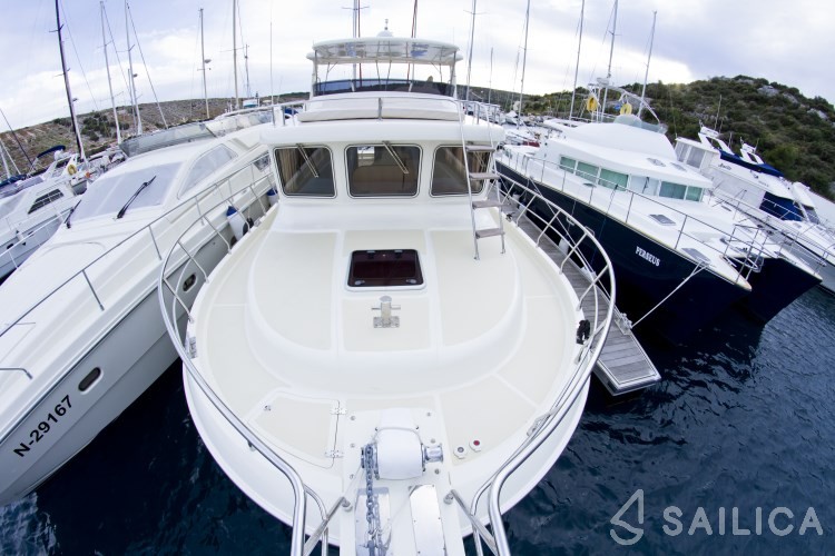 Adagio Europa 51.5 - Yacht Charter Sailica
