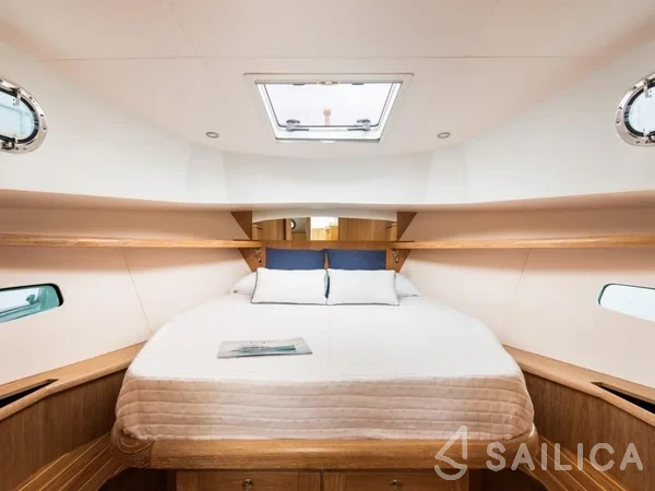 Menorquin 34 - Yacht Charter Sailica