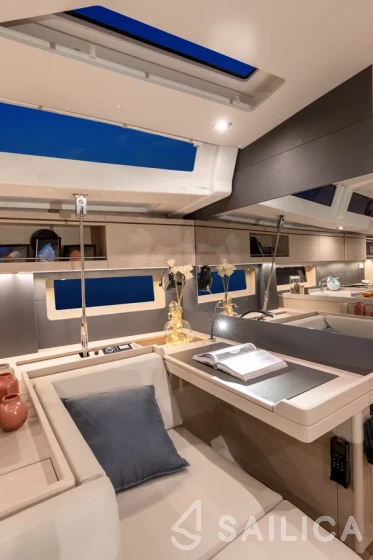 Oceanis 51.1 - Yacht Charter Sailica