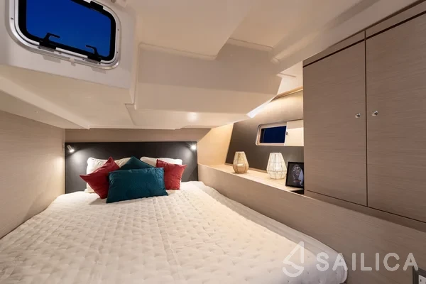 Oceanis 51.1 - Yacht Charter Sailica