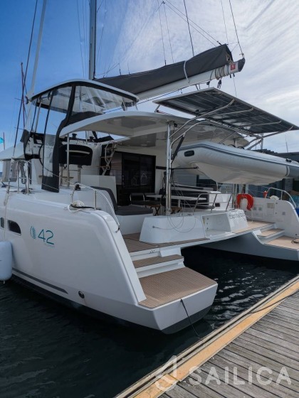 Lagoon 42 - Yacht Charter Sailica