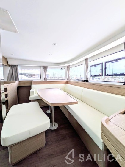 Lagoon 42 - Yacht Charter Sailica