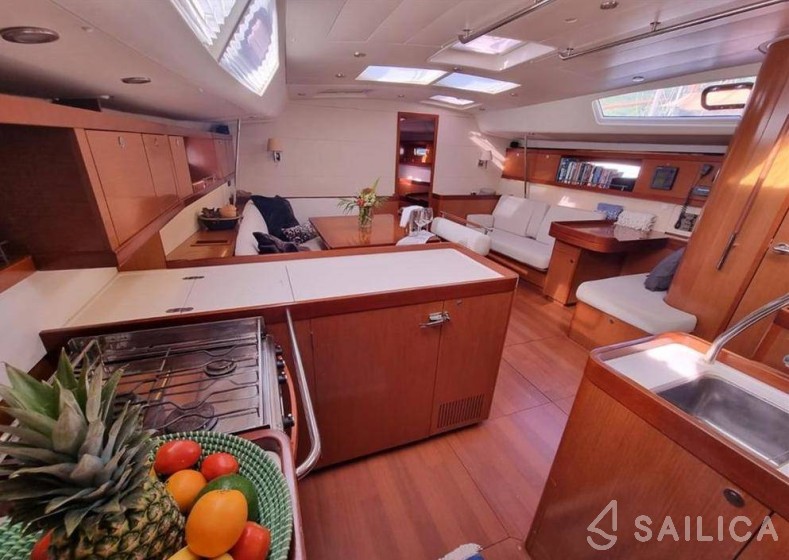 Oceanis 54 - Yacht Charter Sailica