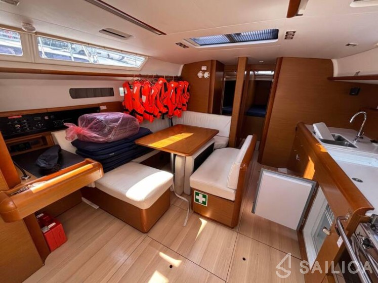Sun Odyssey 479 - Yacht Charter Sailica